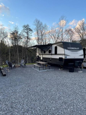 Rv Sleeps 6, Firepit, Close To It All!